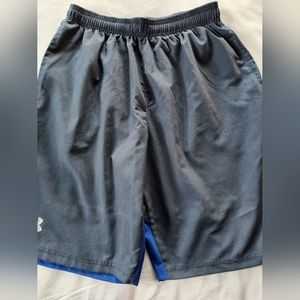 UNDER ARMOUR Men's Shorts. Size Large. Elastic/Drawstring Waist.